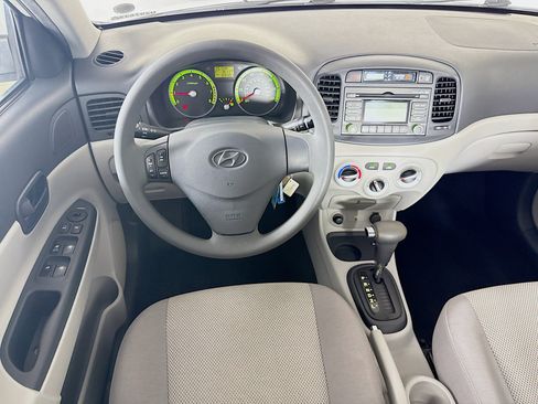 Used 2009 Hyundai Accent GLS w/ Premium Pkg 6 FWD image 24