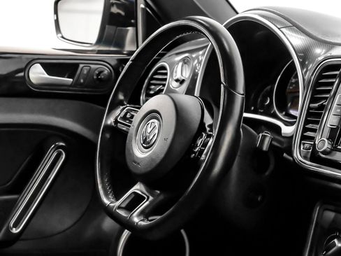 Used 2014 Volkswagen Beetle GSR image 12
