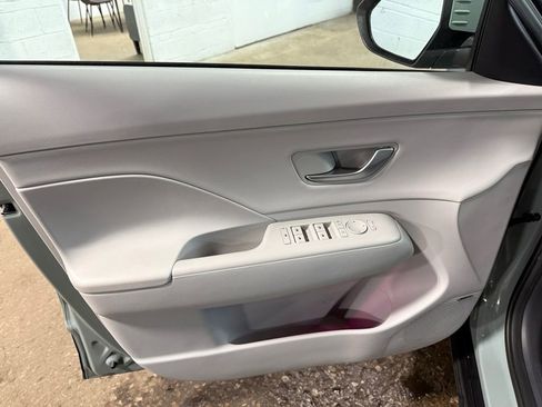 Used 2024 Hyundai Kona Limited AWD/4WD image 21