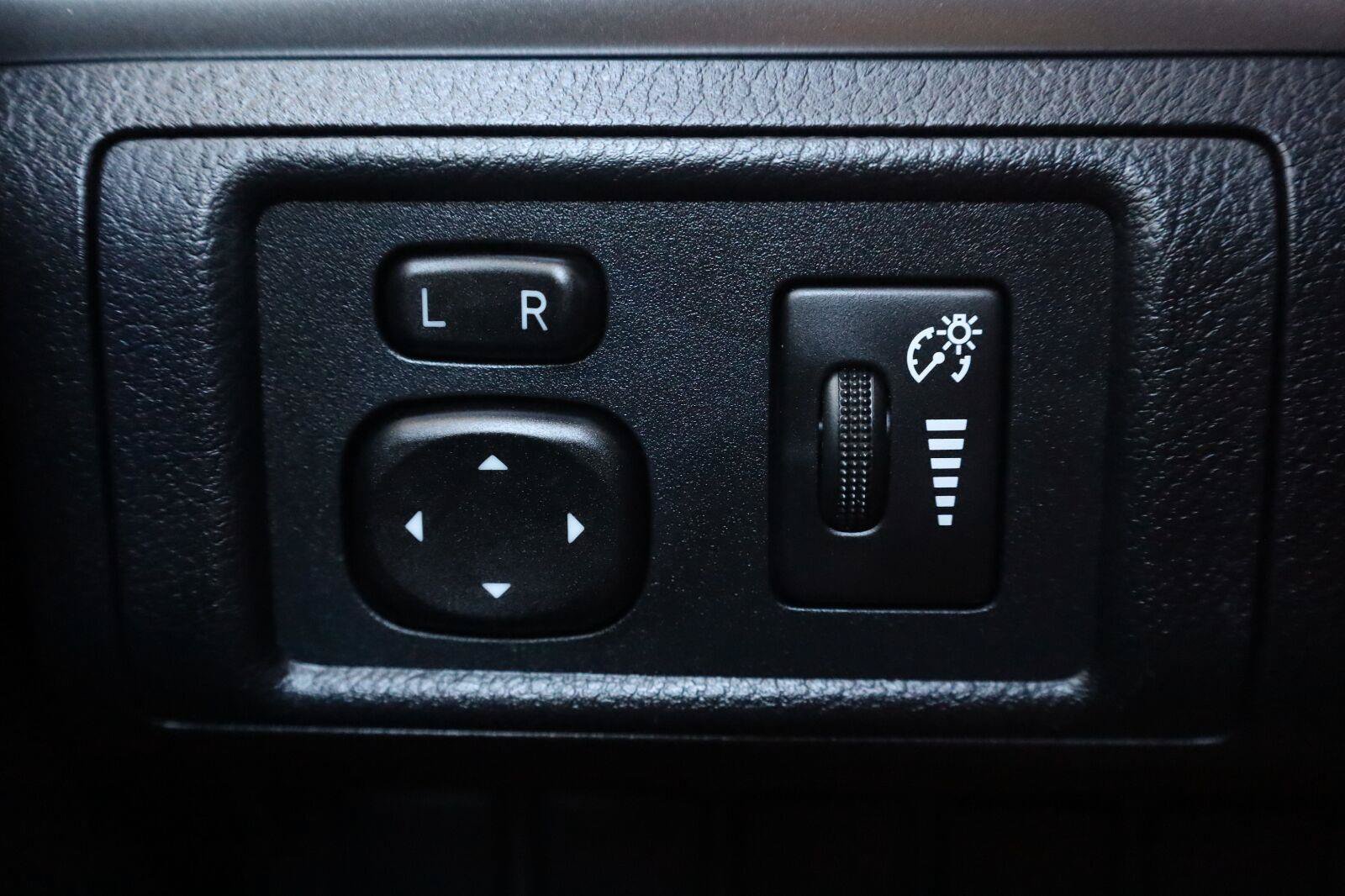 Used 2011 Lexus CT 200h Premium w/ Premium Audio Pkg FWD image 37