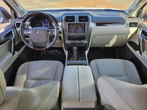 Used 2017 Lexus GX 460 Premium image 8