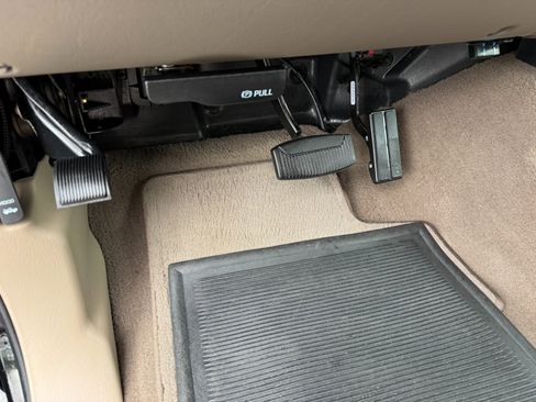 Used 2001 Ford F350 Lariat image 43