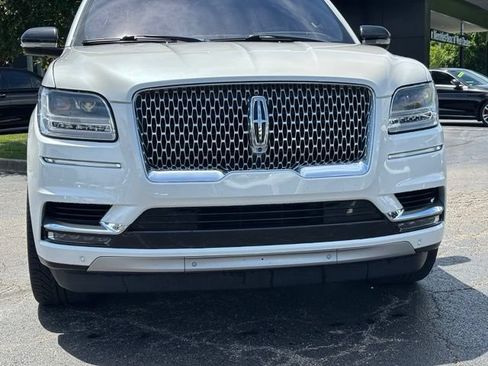 Used 2019 Lincoln Navigator Reserve AWD/4WD image 3