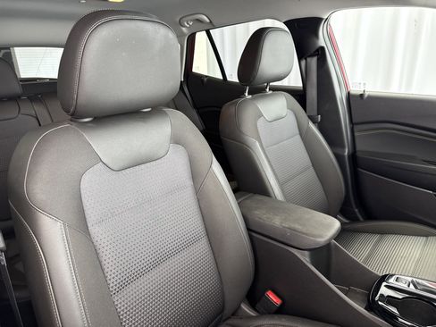 Used 2025 Chevrolet Trax LT w/ Driver Confidence Package image 13