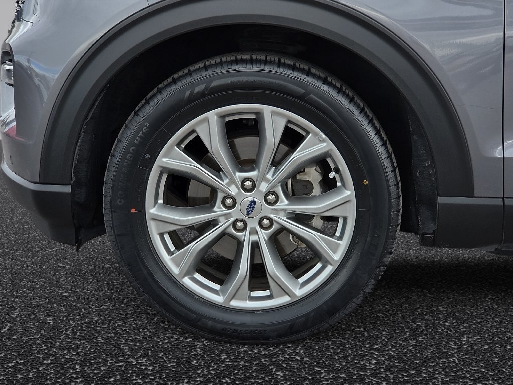Used 2022 Ford Explorer Limited w/ Equipment Group 301A RWD image 8