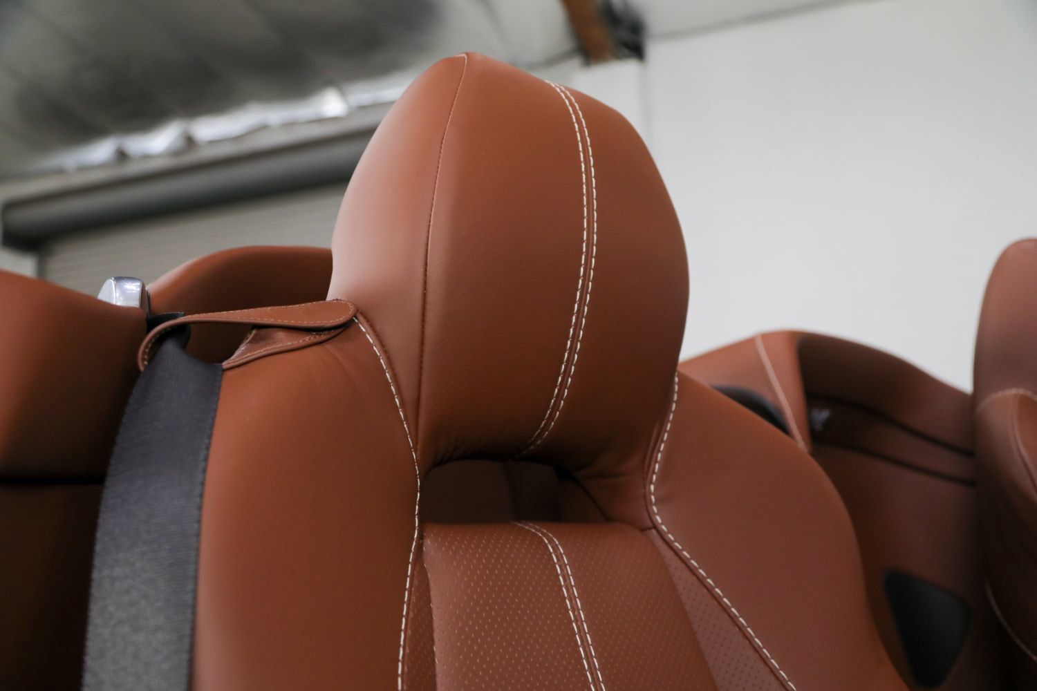Used 2012 Aston Martin V8 Vantage N420 RWD image 32