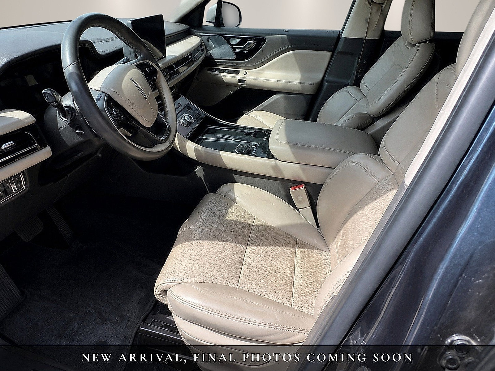 Used 2023 Lincoln Aviator Reserve w/ Equipment Group 201A RWD image 9
