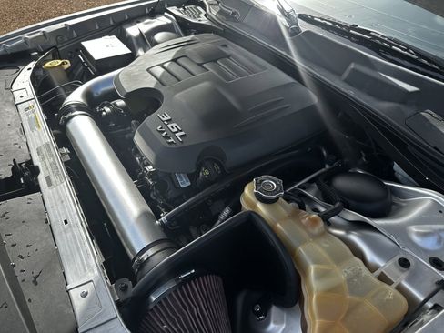 Used 2012 Dodge Challenger SXT image 24