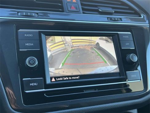 Used 2021 Volkswagen Tiguan S image 28