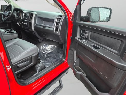 Used 2017 RAM 1500 ST RWD image 28