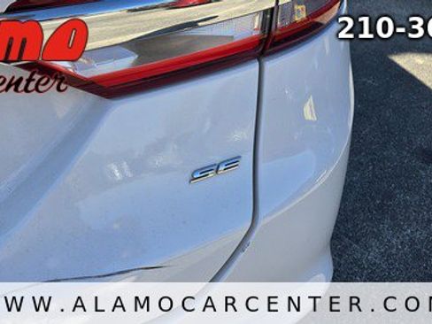 Used 2017 Ford Fusion SE image 13