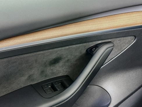 Used 2021 Tesla Model 3 Standard Range Plus image 15