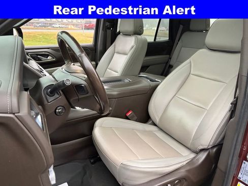 Used 2022 GMC Yukon SLT w/ SLT Premium Package image 24