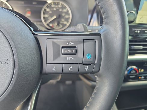 Used 2022 Nissan Pathfinder SL image 23