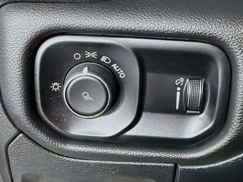 Used 2024 RAM 1500 Laramie RWD image 15