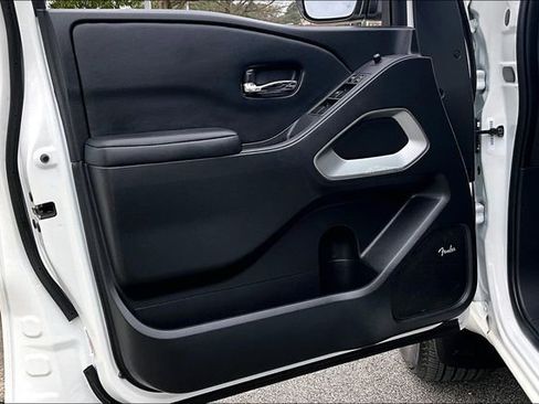 Certified 2025 Nissan Frontier SV w/ SV Convenience Package image 17