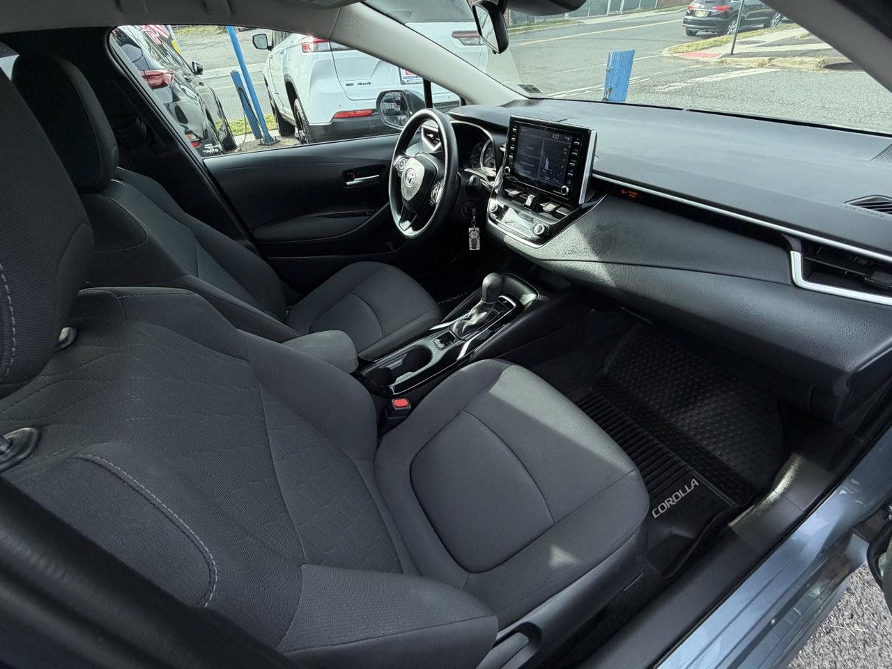 Used 2021 Toyota Corolla LE FWD image 16