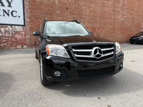 Used 2010 Mercedes-Benz GLK 350 4MATIC image 2