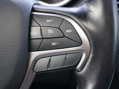 Used 2021 Jeep Grand Cherokee Altitude AWD/4WD image 39