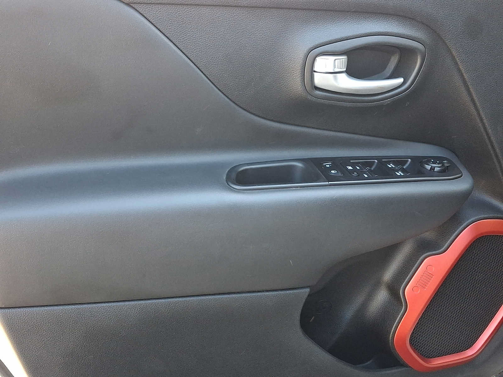 Used 2023 Jeep Renegade Trailhawk AWD/4WD image 12