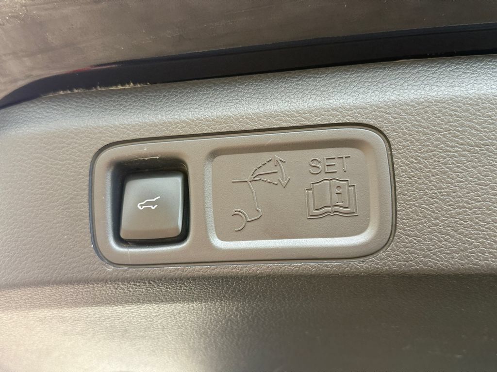 Used 2024 Ford Expedition Limited AWD/4WD image 46