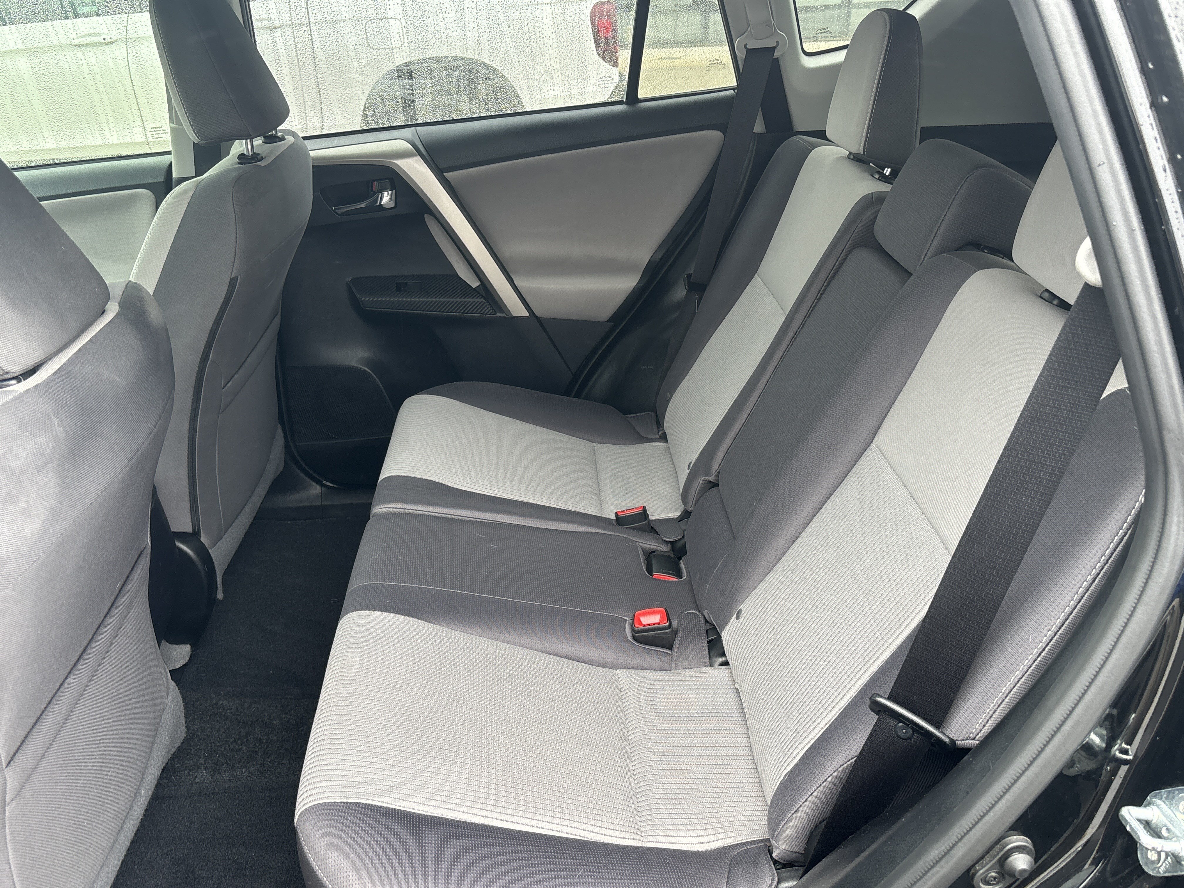 Used 2015 Toyota RAV4 XLE FWD image 25
