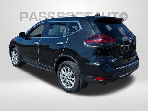 Certified 2020 Nissan Rogue SV image 3