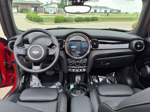 Used 2024 MINI Cooper S image 11