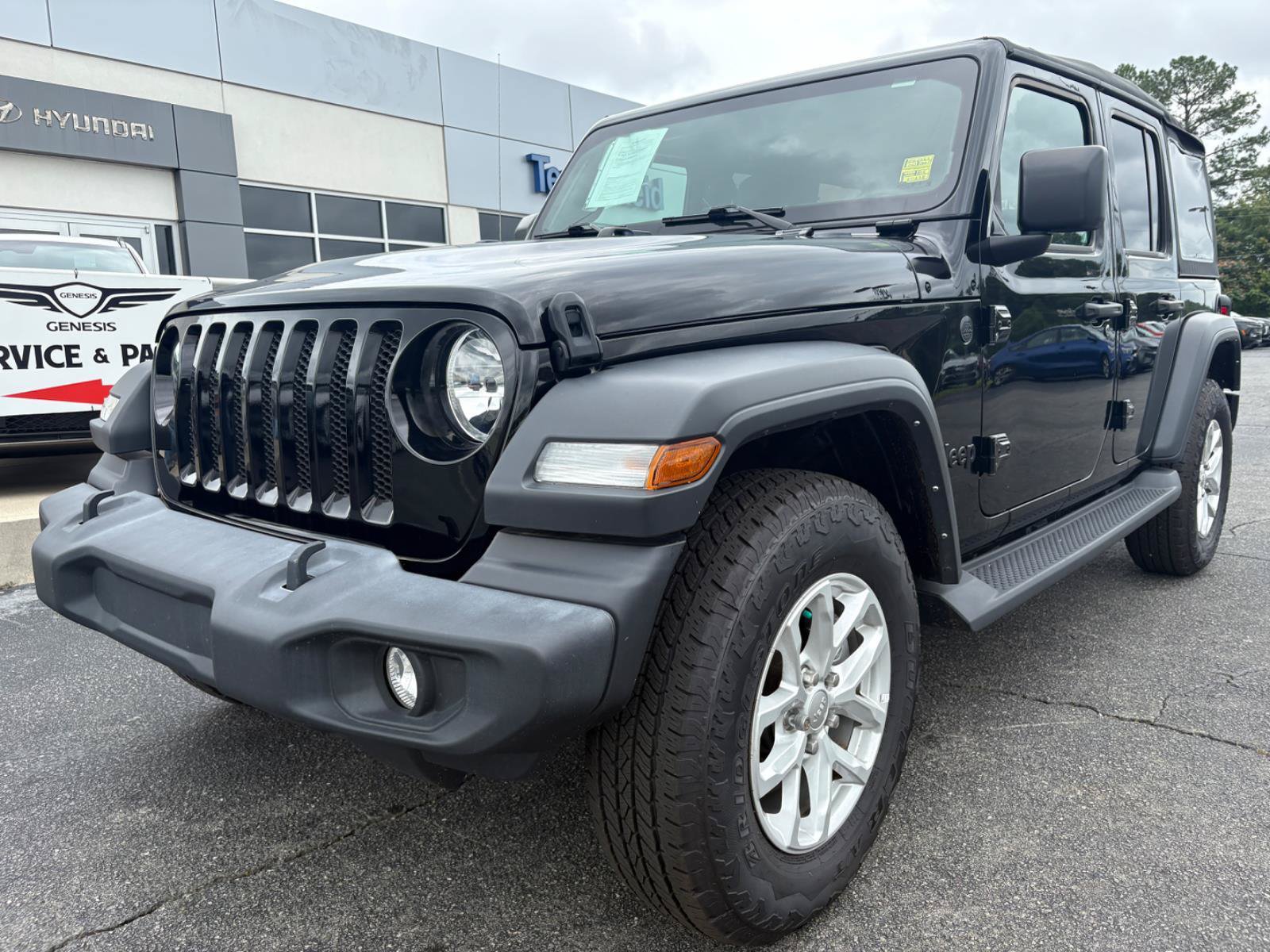 Used 2023 Jeep Wrangler Unlimited Sport AWD/4WD image 1
