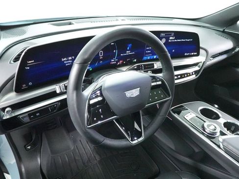 Used 2024 Cadillac Lyriq Luxury AWD/4WD image 24