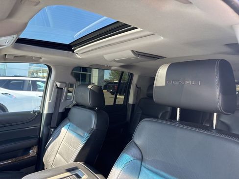 Used 2016 GMC Yukon XL Denali w/ Open Road Package AWD/4WD image 15