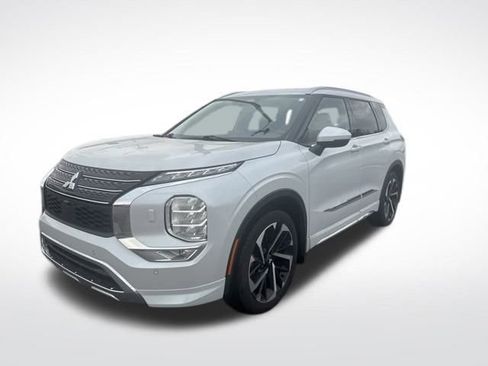 Used 2024 Mitsubishi Outlander SEL image 1
