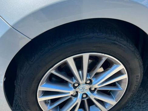 Used 2015 Toyota Corolla LE FWD image 13