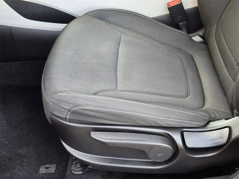 Used 2023 Hyundai Tucson SE image 13