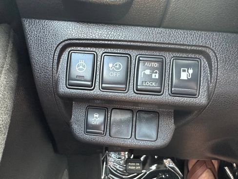 Used 2015 Nissan Leaf S w/ Charge Package FWD image 21
