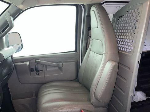Used 2020 Chevrolet Express 2500 image 23