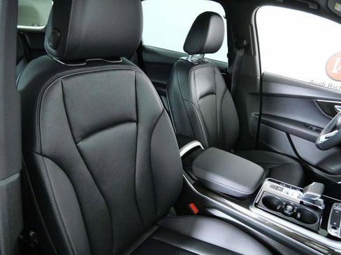 Used 2025 Audi Q7 2.0T Premium w/ Convenience Plus Package AWD/4WD image 12