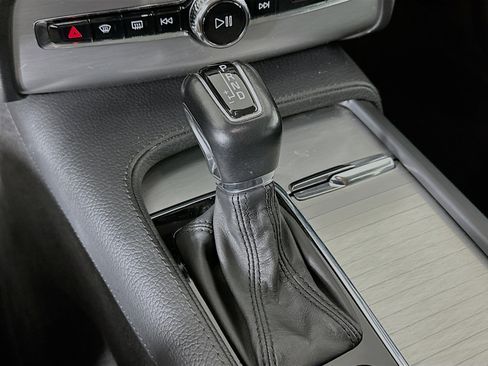 Used 2016 Volvo XC90 T5 Momentum image 23