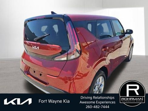 Certified 2025 Kia Soul LX w/ LX Technology Package FWD image 3