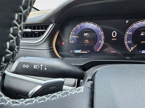 New 2025 Jeep Grand Cherokee Limited w/ Black Appearance Package AWD/4WD image 25