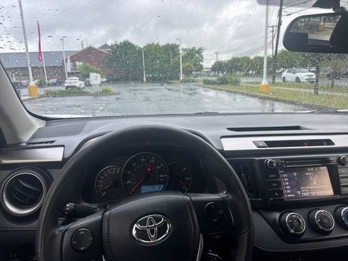 Used 2016 Toyota RAV4 LE AWD/4WD image 15