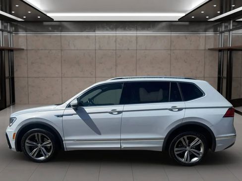 Used 2018 Volkswagen Tiguan SEL w/ R-Line Package image 3