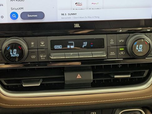 Used 2024 Toyota Grand Highlander AWD image 20
