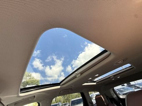 Certified 2020 Buick Enclave Avenir w/ Avenir Technology Package AWD/4WD image 19