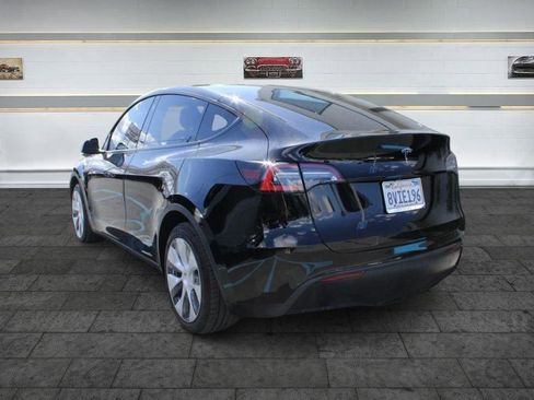 Used 2021 Tesla Model Y 2WD image 4