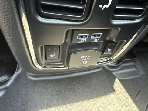Used 2016 Jeep Grand Cherokee Overland w/ Advanced Technology Group AWD/4WD image 17