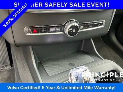 Certified 2025 Volvo XC90 B5 Plus AWD/4WD image 22