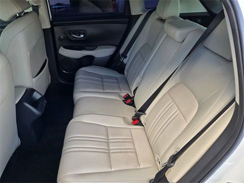 Used 2023 Honda HR-V EX-L image 10