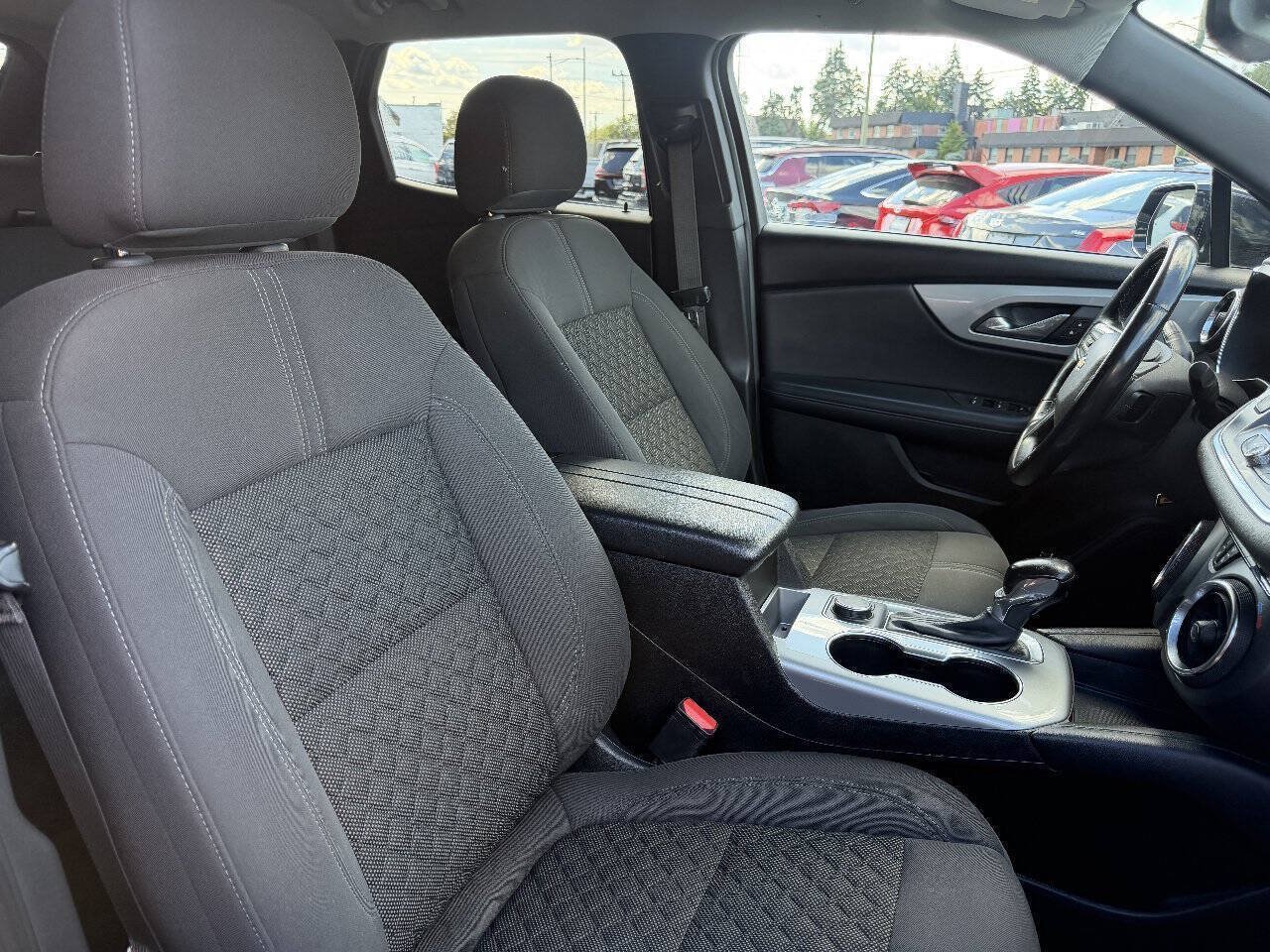 Used 2019 Chevrolet Blazer LT FWD image 9