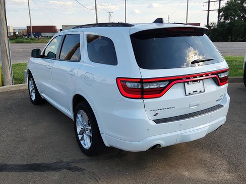 Used 2024 Dodge Durango GT image 3